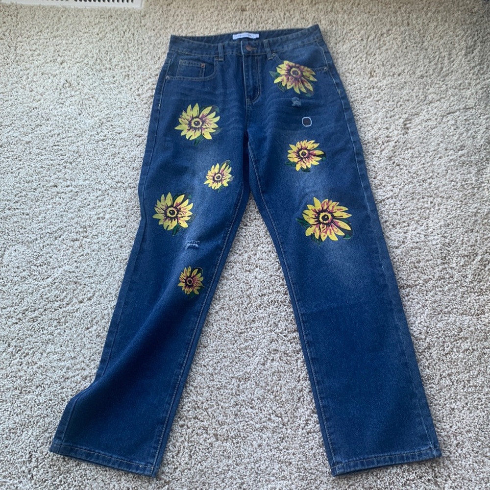 Miss Look size 6 hand painted denim jeans.  Never been worn.